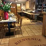 Au Bois De Lune Hotel