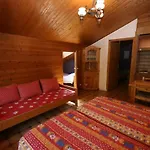 Au Bois De Lune Hotel 3*