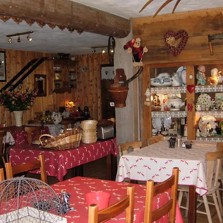 Au Bois De Lune Hotel