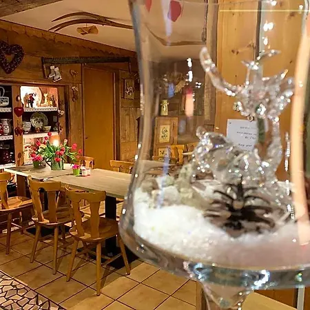 Au Bois De Lune Hotel