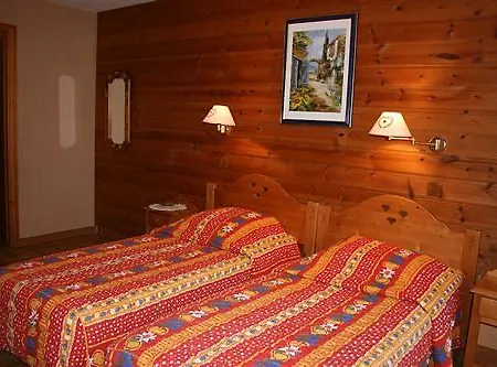 Au Bois De Lune Hotel